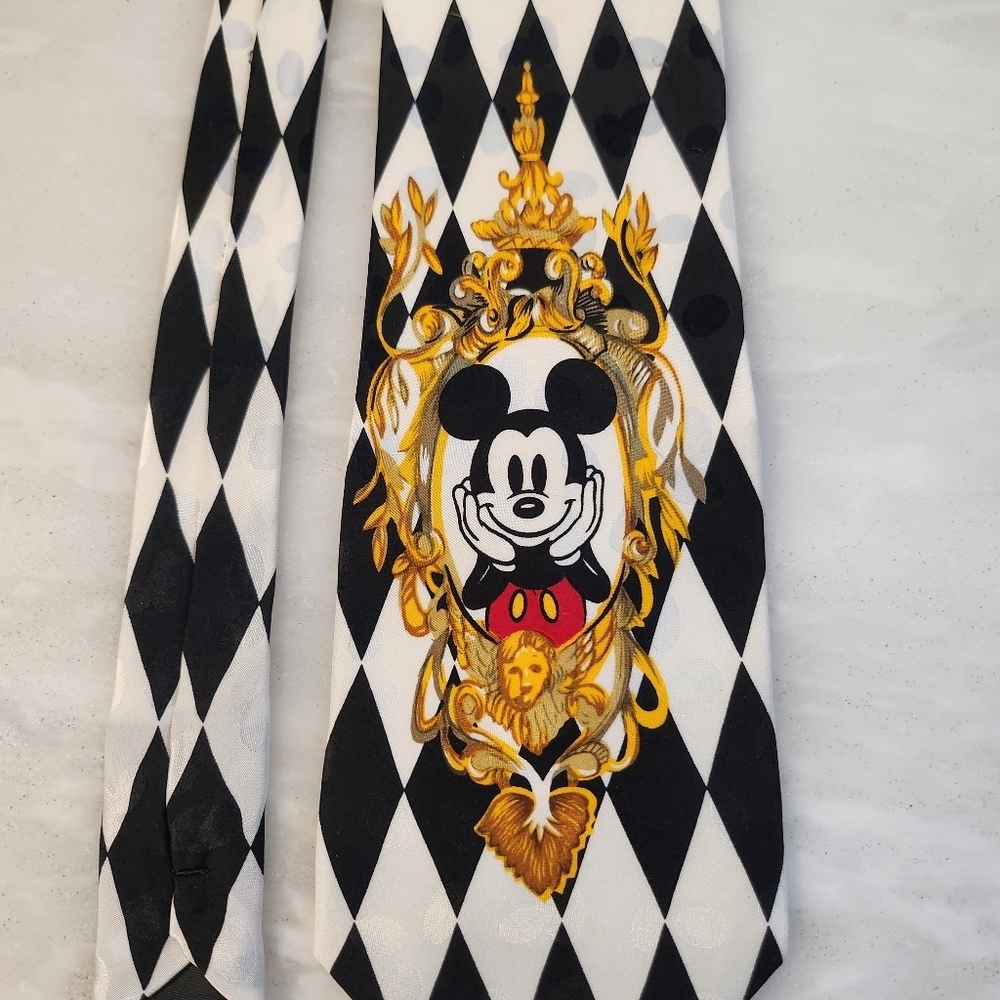 Mickey INC 100% SILK MICKEY MOUSE TIE - Picture 2 of 6